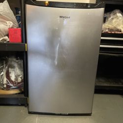 Whirlpool fridge/ refrigerador