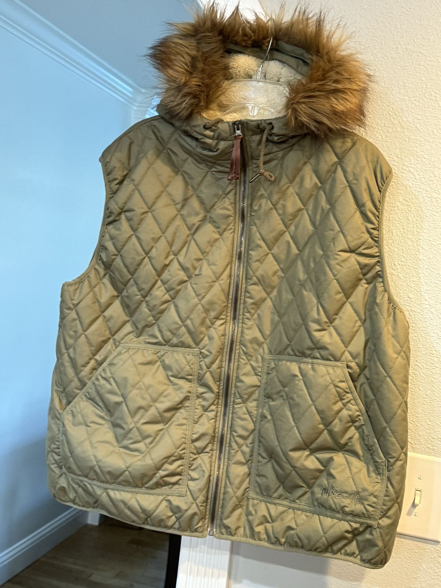 Pulse Wintersports Quilted Puffer Vest Size 1xl