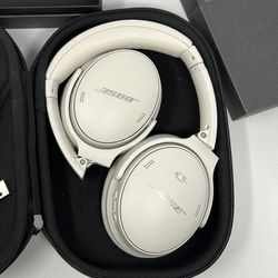 Bose QuietComfort 45 Wireless Bluetooth Noise Cancelling Headphones (Lot 2)
