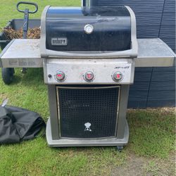 Weber Grill + Grill Cover *SEND OFFERS*
