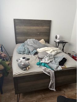 Full size bedframe comes with 5” mattress