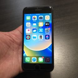 64GB Unlocked iPhone 8 Excellent Condition 