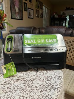 FoodSaver 2-in-1 Vacuum Sealing System