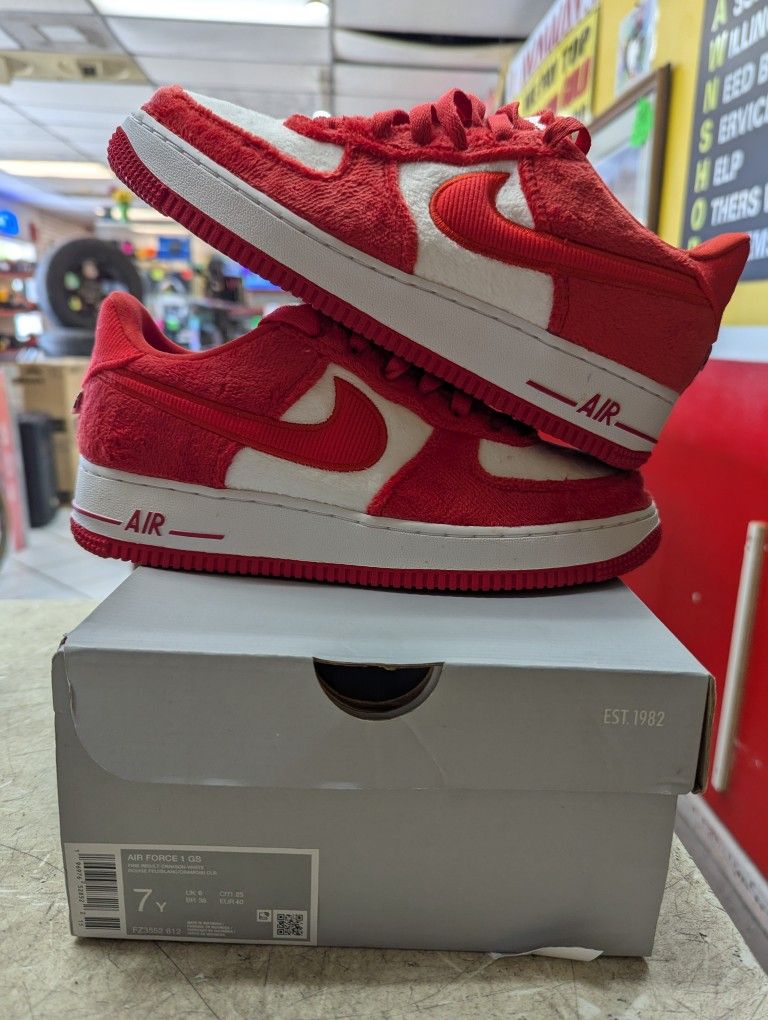 Air Force 1 GS Valentine's Day Size:7y