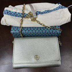 Tory Burch Robinson Chain Wallet Crossbody Purse Gold With Gold Detailing