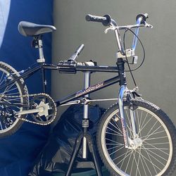 BMX Robison  Rebel Gt  Tires 20”