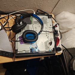 Ps4 And Headphones 