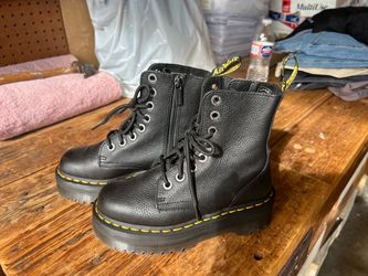 Dock Martin Boots