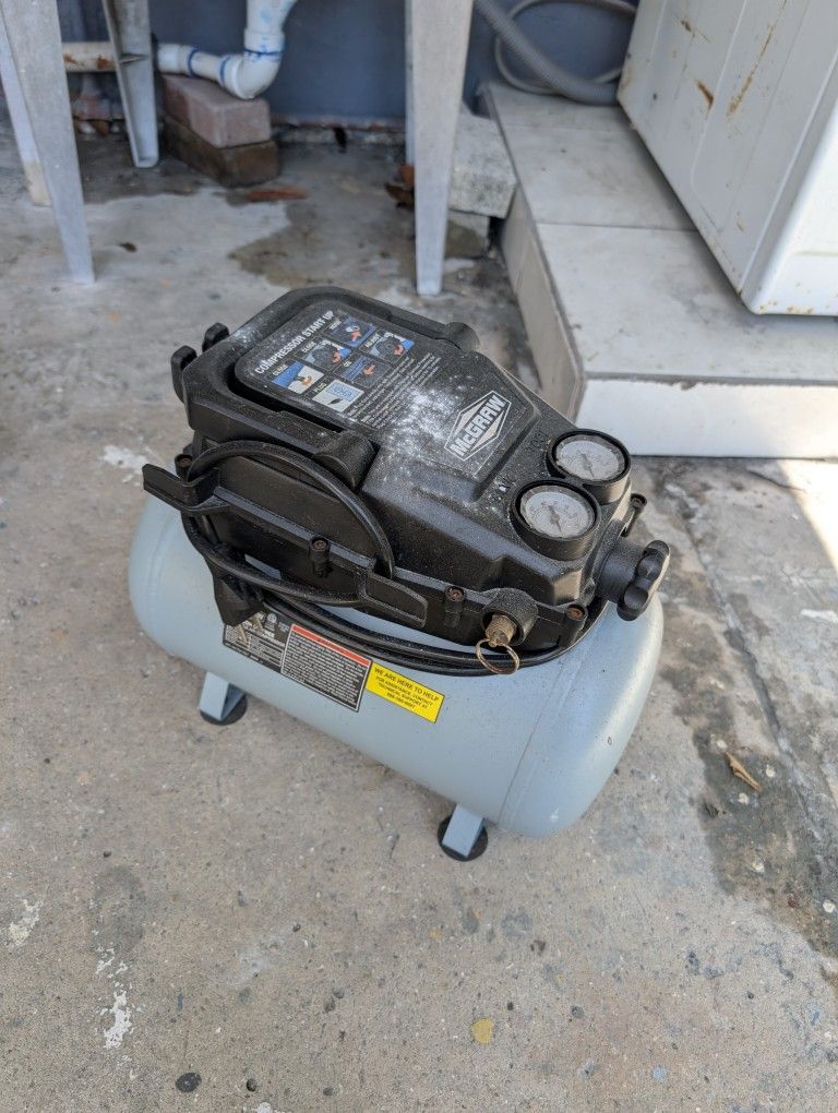 MCGRAW 3 Gallon Hotdog Air Compressor 1/3 HP 110 PSI Low Profile Oil-Free 120V