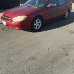 2000 Ford Taurus
