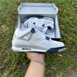 Jordan 4 “Midnight navy”