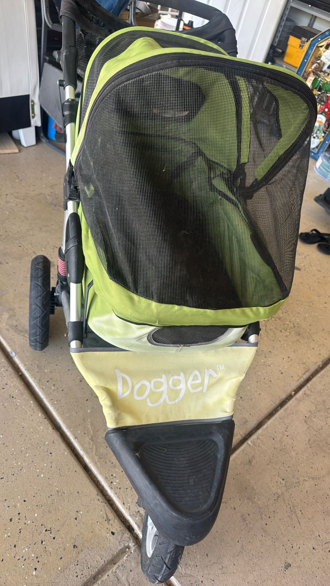 DOGGER DOG STROLLER