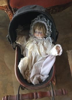 Antic Baby carriage