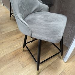 3 Counter Top Stools 