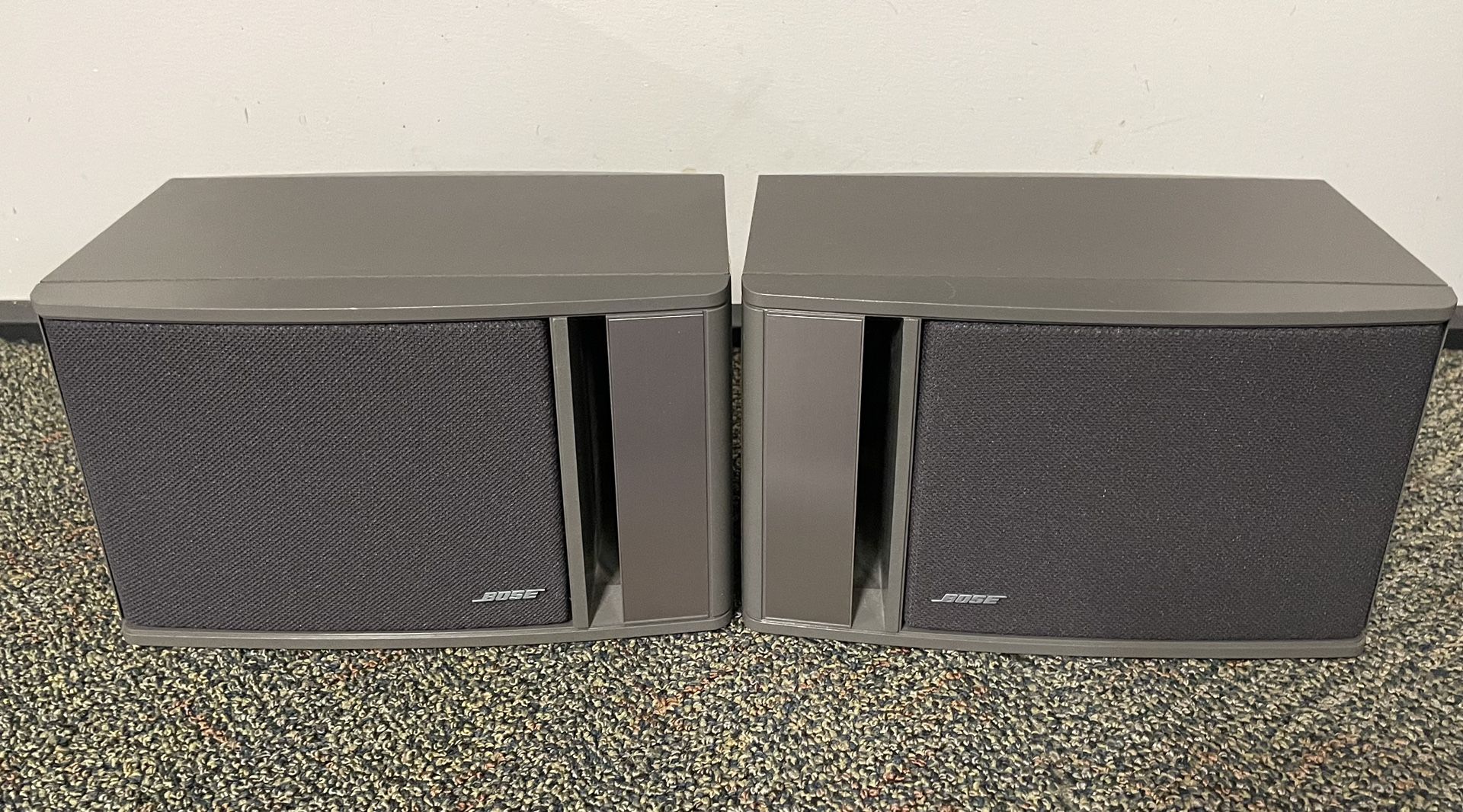 Bose 141 Speakers