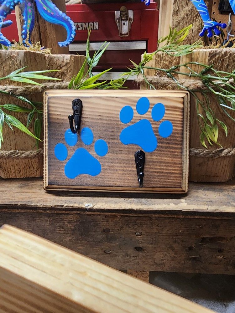 Pet Leash Holders