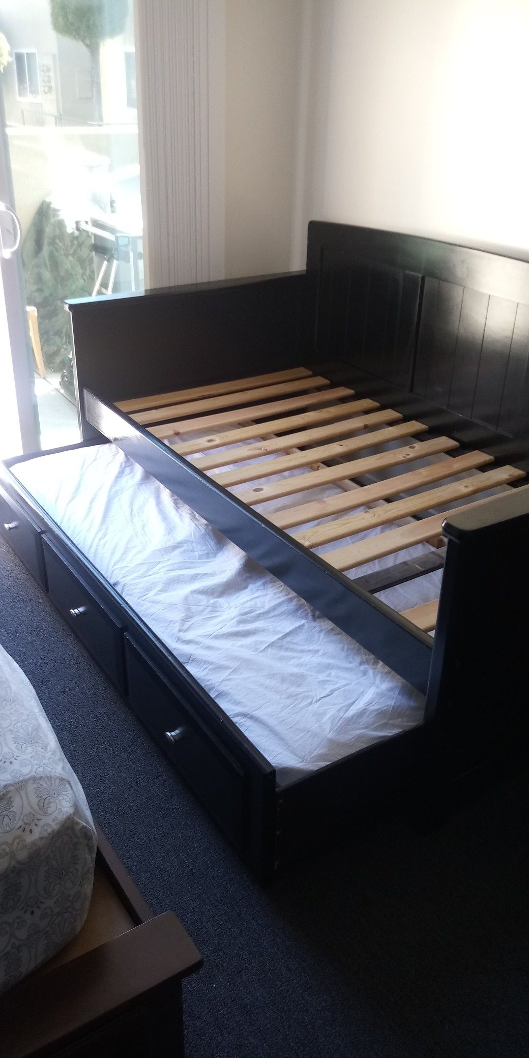 Twin Trundle Bed Frame only (No Matress)