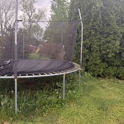 18’ diameter trampoline 