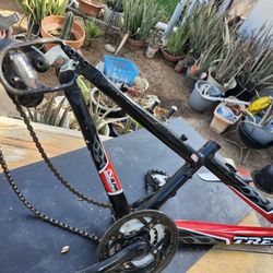 Frame  Bike   M T 220 TREK  24inch VERY GOOD CONDITION LIKE NEW 