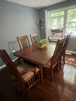 Dining Room Table 