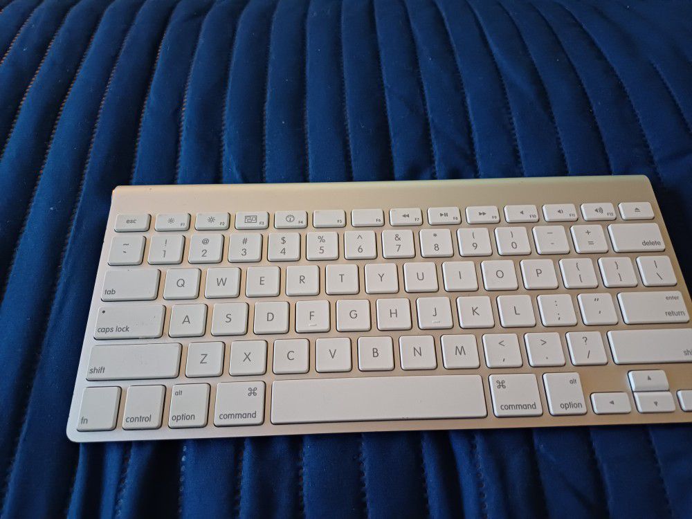 Apple Mouse And Keyboard For Sell