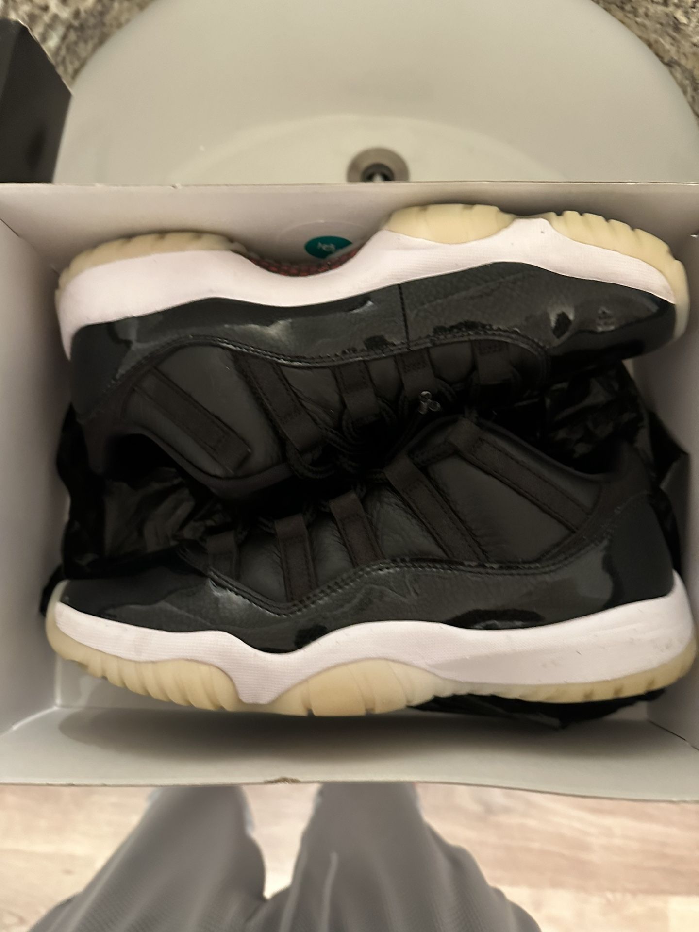 Jordan 11 Lows Mens Size 8