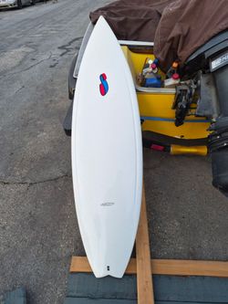 NICE TUF LITE SURF BOARD LONG BOARD SURFTECH STORED IN IT'S CASE. 🏄‍♀️ 🌊