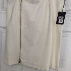 Vince Camuto New Off white cream color skirt with golden metal zipper down the right side Size 8P