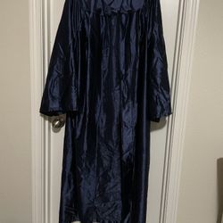 Graduation Gown (6’2”)