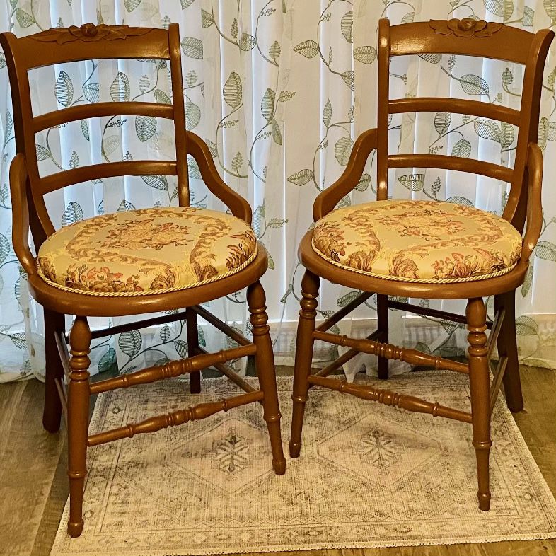 Antique Table Chairs 