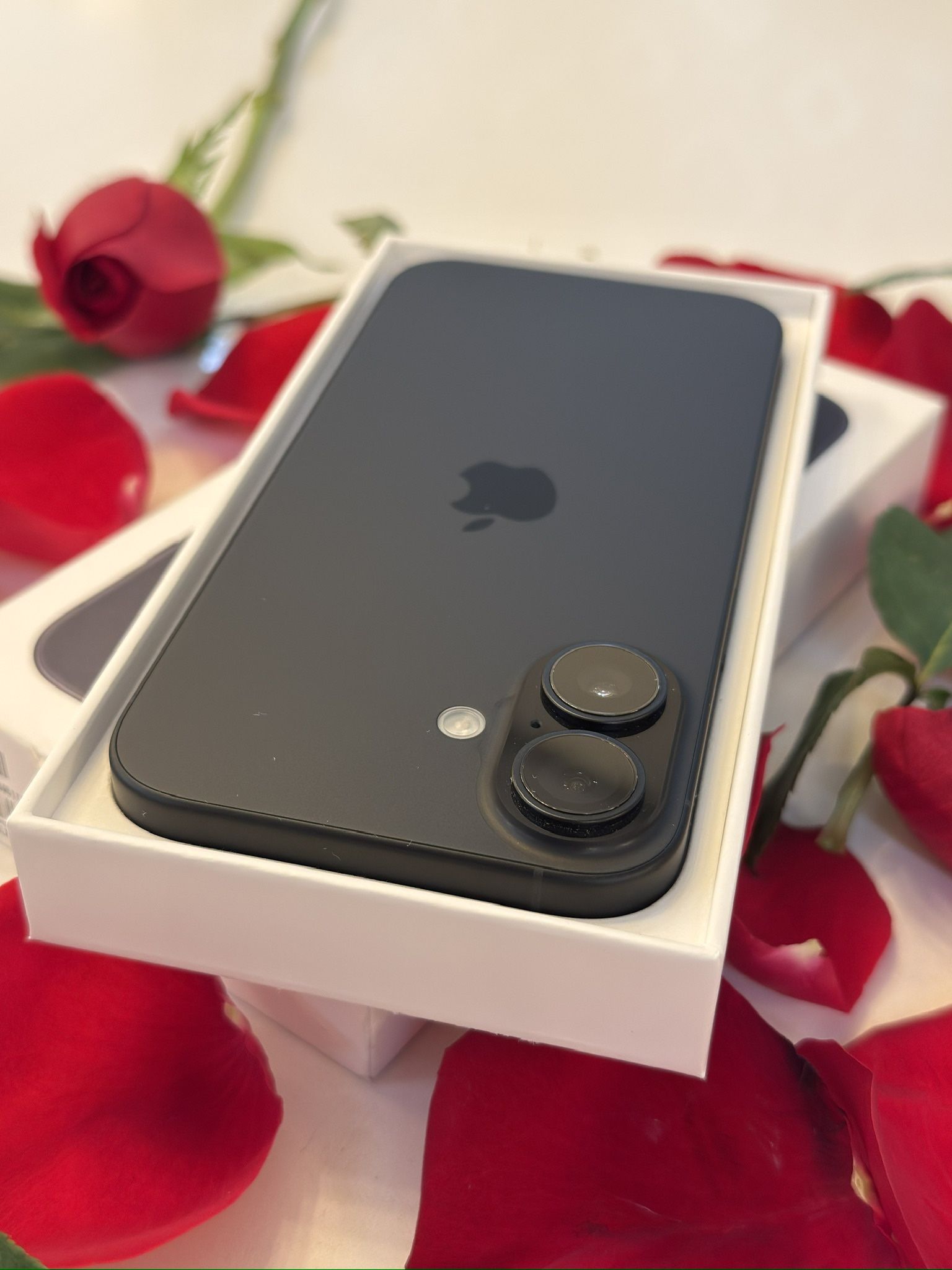 MINT IPHONE 16 128GB UNLOCKED