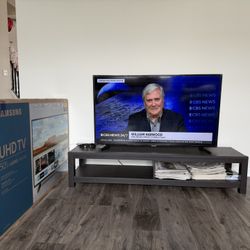 Samsung 50” UHD Smart TV – 6 Series (NU6900) 