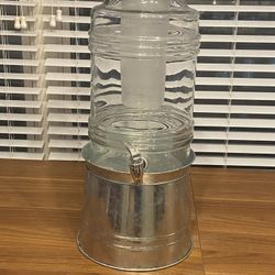Glass Beverage Dispenser With Bass
