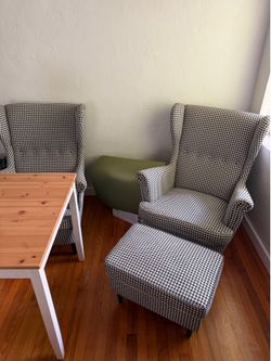 IKEA STRANDMON ARM/ LOUNGE CHAIR