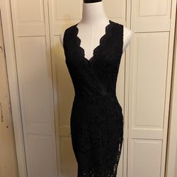 Black Lace Dress To Knee Size Medium