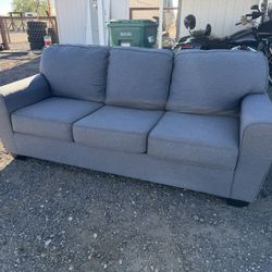 Free Delivery!!! 🚚 Beautiful Gray Couch!!