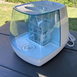 Equate Invisible Cool Mist Humidifier, Requires Filter, 1.1 Gallon