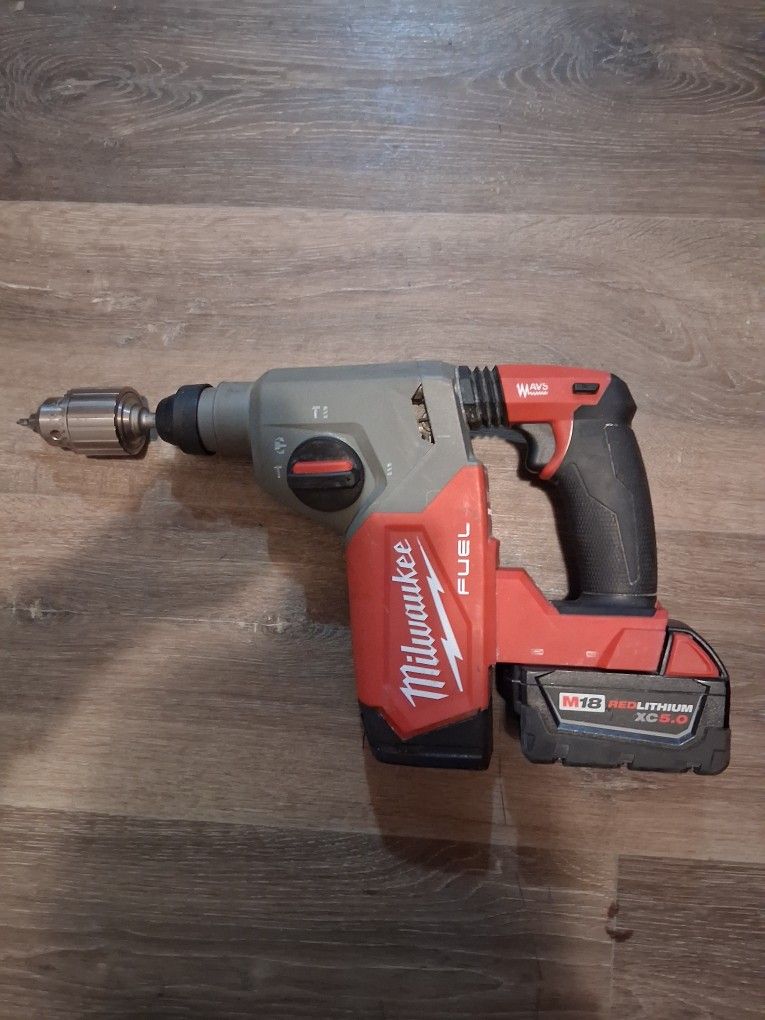 Milwaukee M18 Hammer Drill