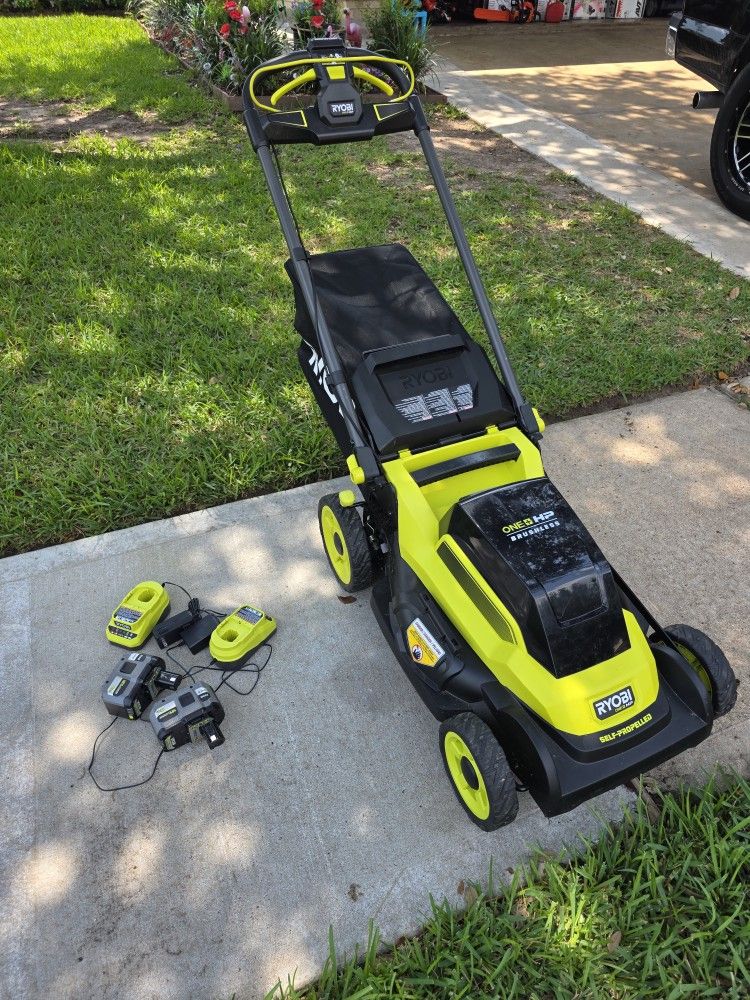 Riobi 18v Self Propelled Mower Like New 2 6ah Battery And 2 Charguer Incluided $200 Price FIRM// SEMINUEVA PRECIO FIRME $200