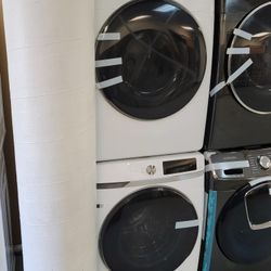 New Samsung Front Load Washer And Stackable Gas Dryer Set 
