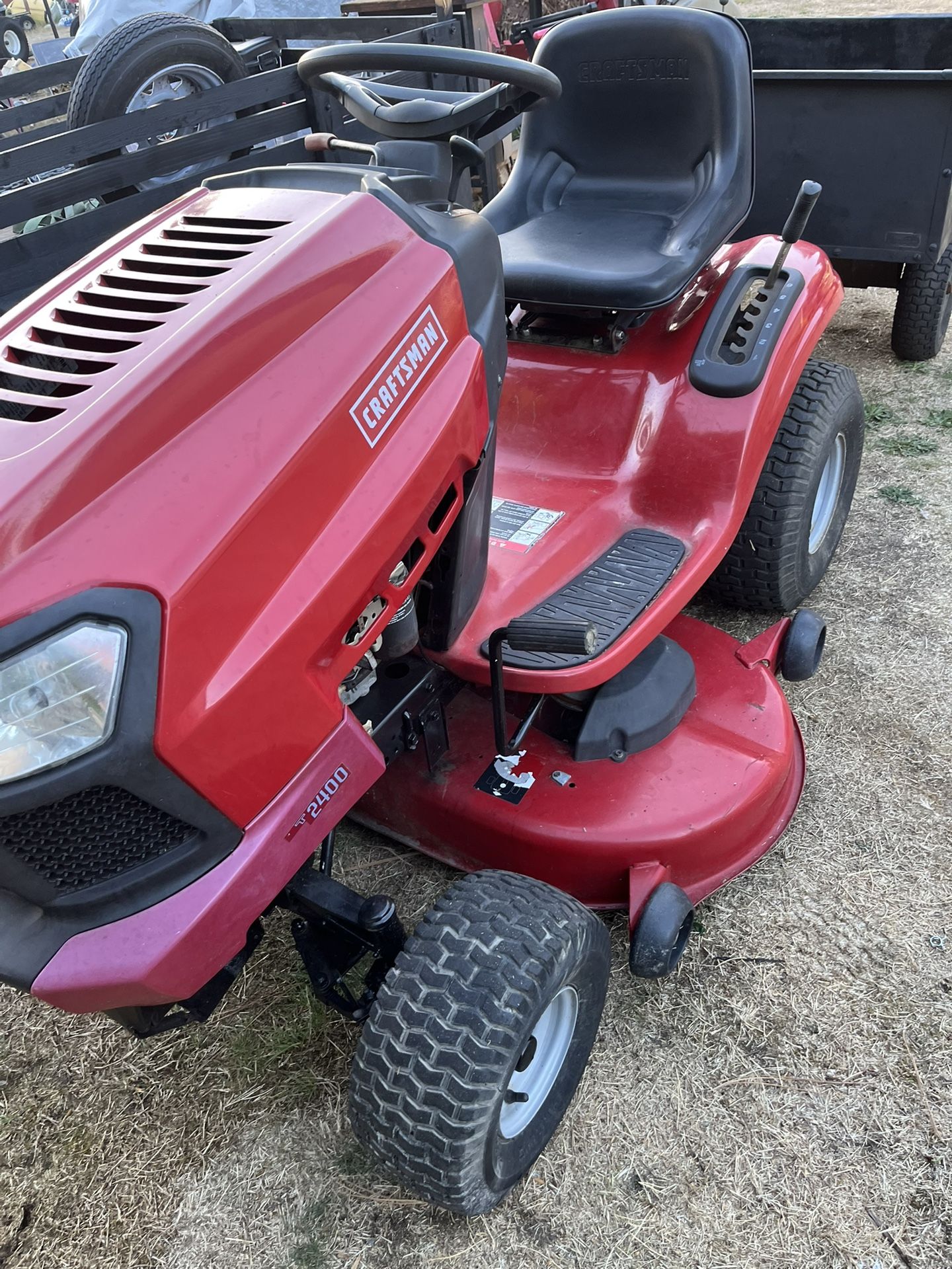 CraftsmanT2400 Riding Mower 19.5 HP 46 Inch Deck