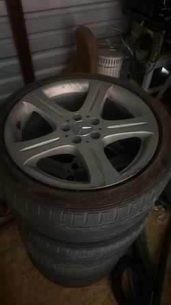 Mercedes Benz cls 500 wheels bad tires