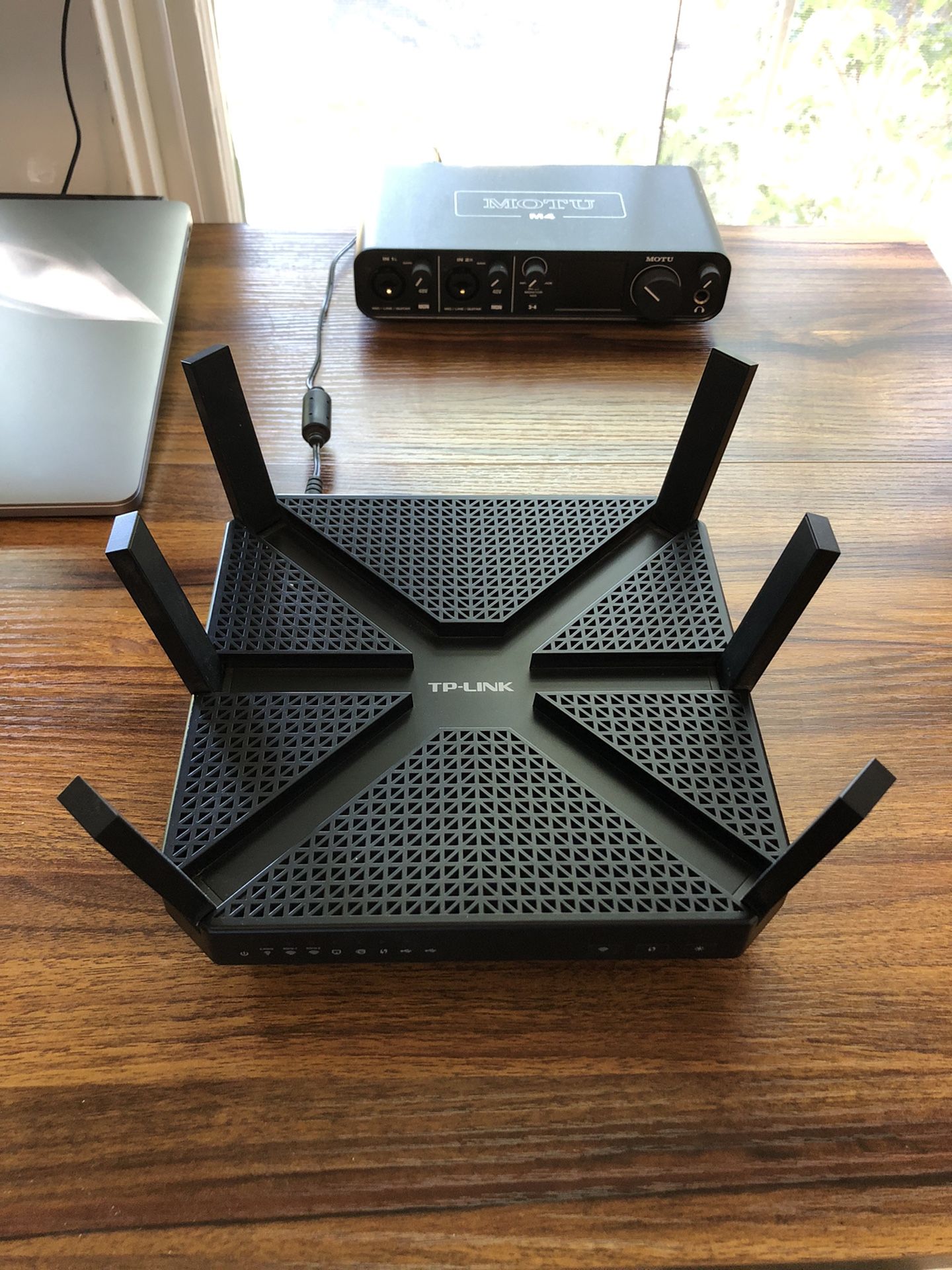 AC3200 Wireless Tri-Band Gigabit WiFi Router