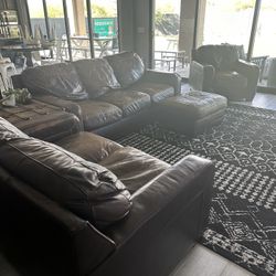 Loved Brown leather Couch Set 