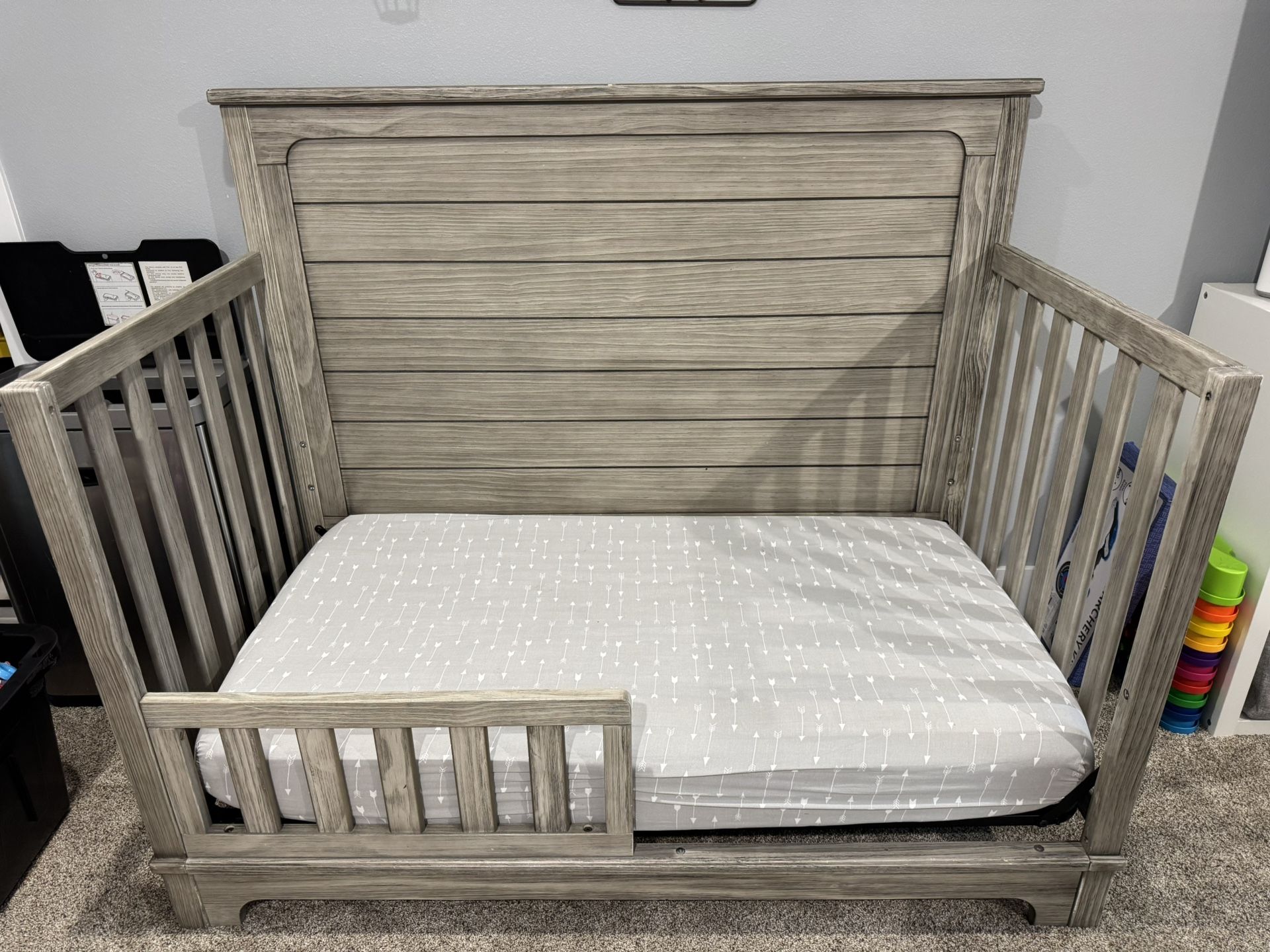 Crib/Toddler Bed