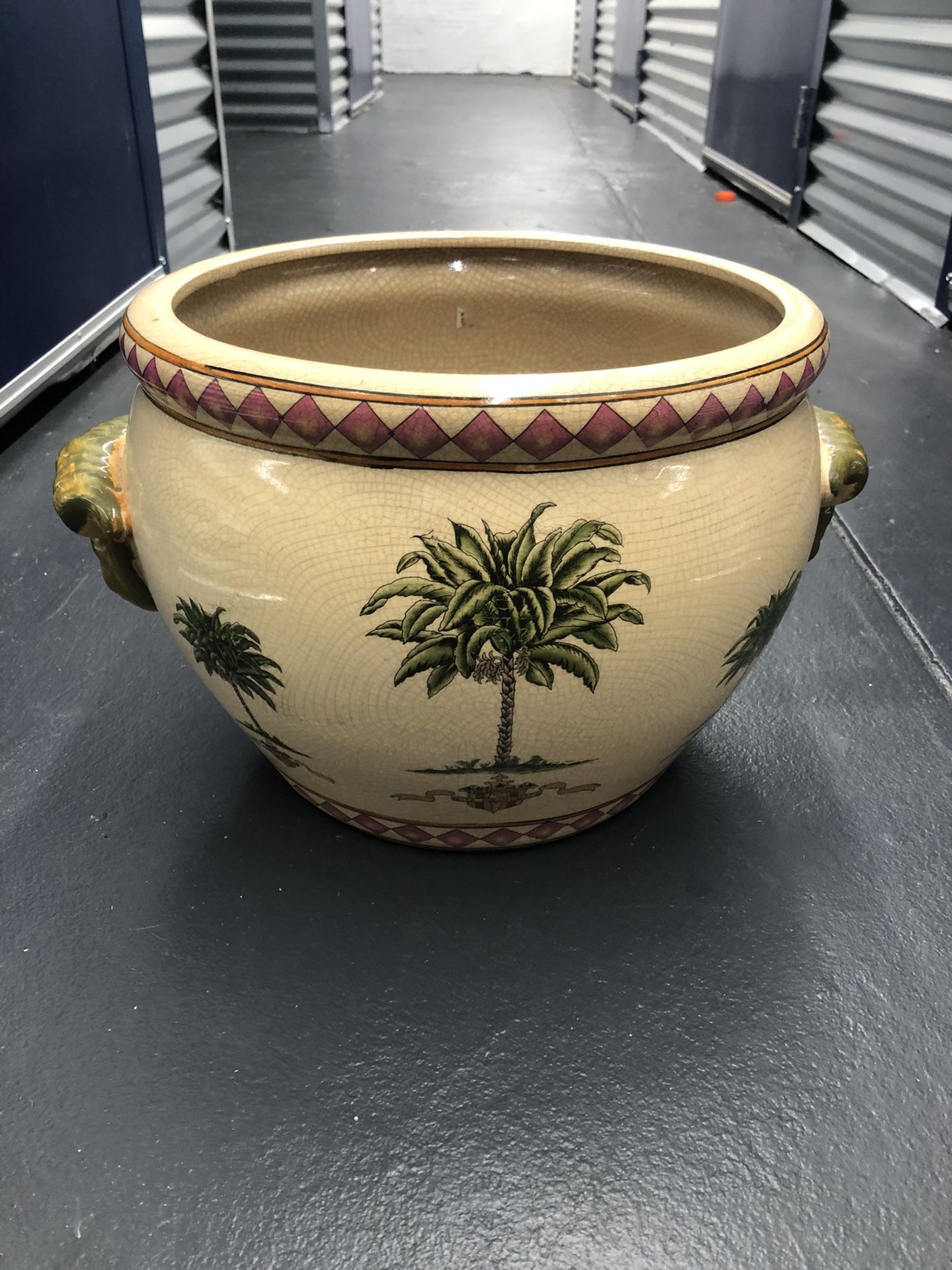 Large pot/ 13”