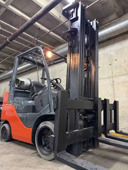 OYOTA M8, latest model,5500 lb, 3 stage, side shift