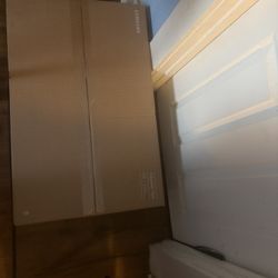 32" Odyssey Neo G8 4K UHD 240HZ Ims(GtG) Quantum HDR2000 Curved Gaming Monitor with Matte Display Monitor