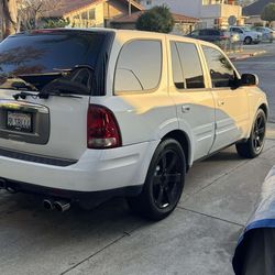 2004 Buick Rainier