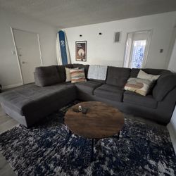  Sectional Couch